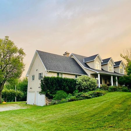 The Glen Huron Inn Duntroon ภายนอก รูปภาพ