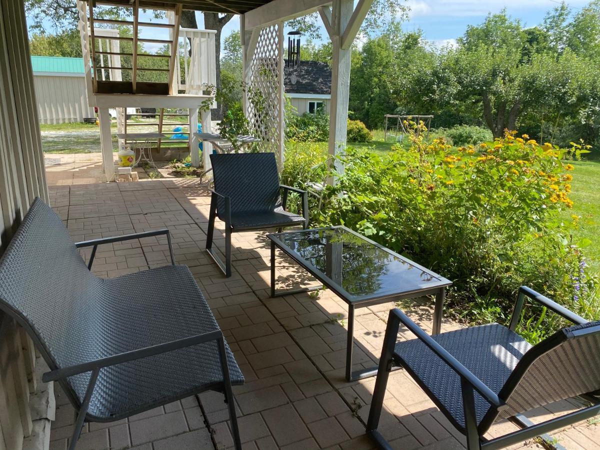 The Glen Huron Inn Duntroon ภายนอก รูปภาพ