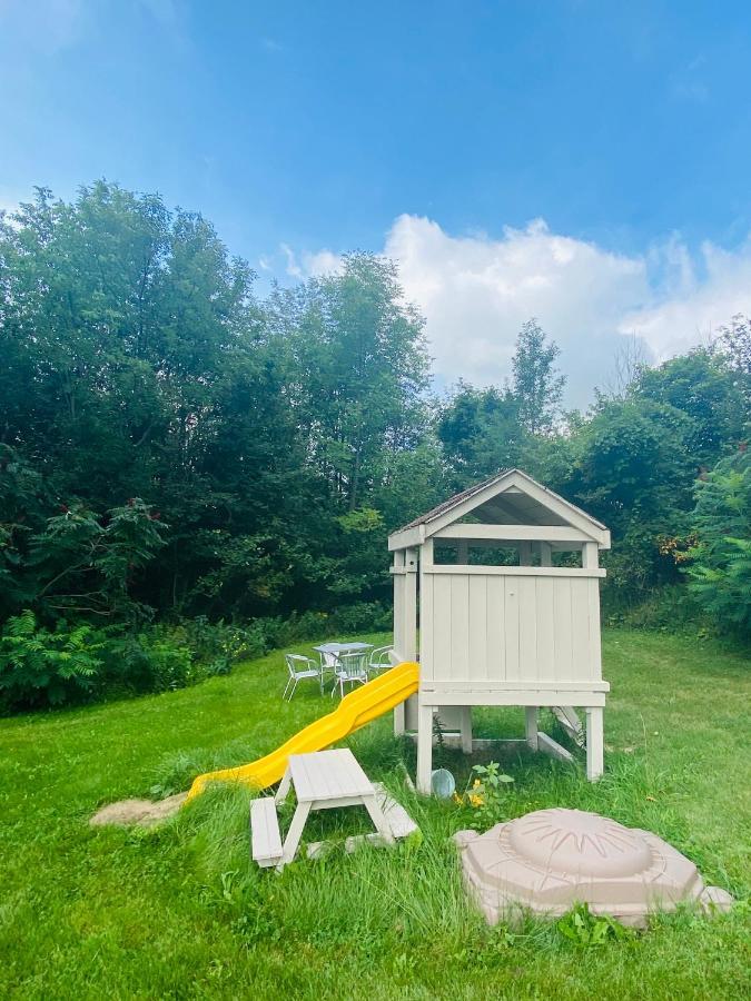 The Glen Huron Inn Duntroon ภายนอก รูปภาพ
