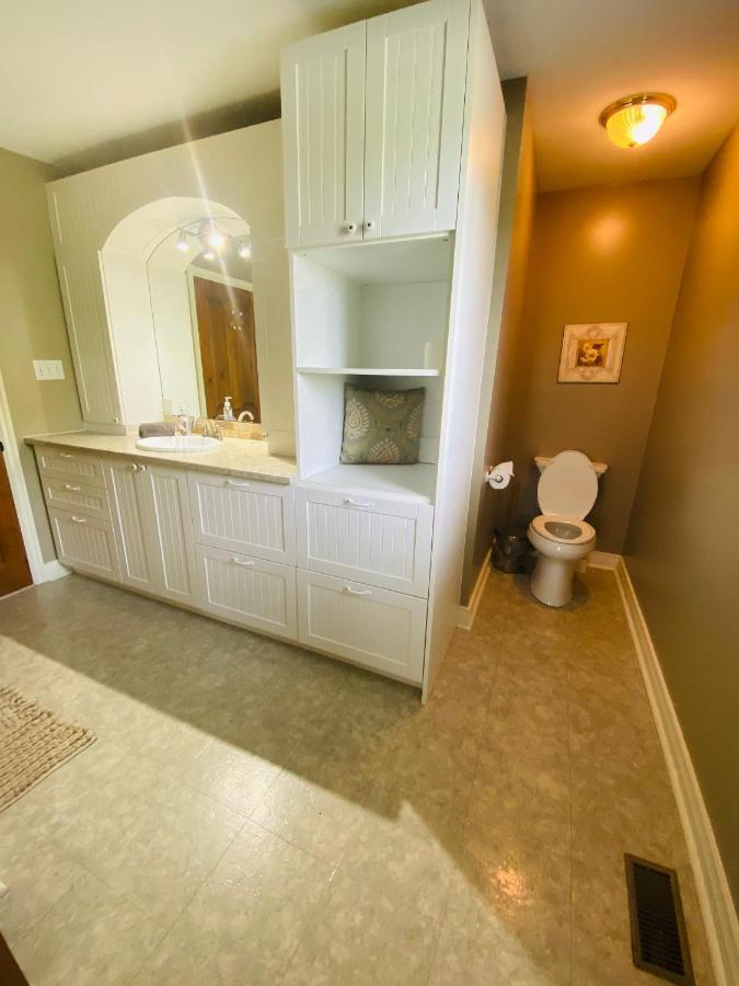 The Glen Huron Inn Duntroon ภายนอก รูปภาพ