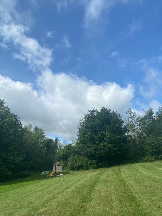 The Glen Huron Inn Duntroon ภายนอก รูปภาพ