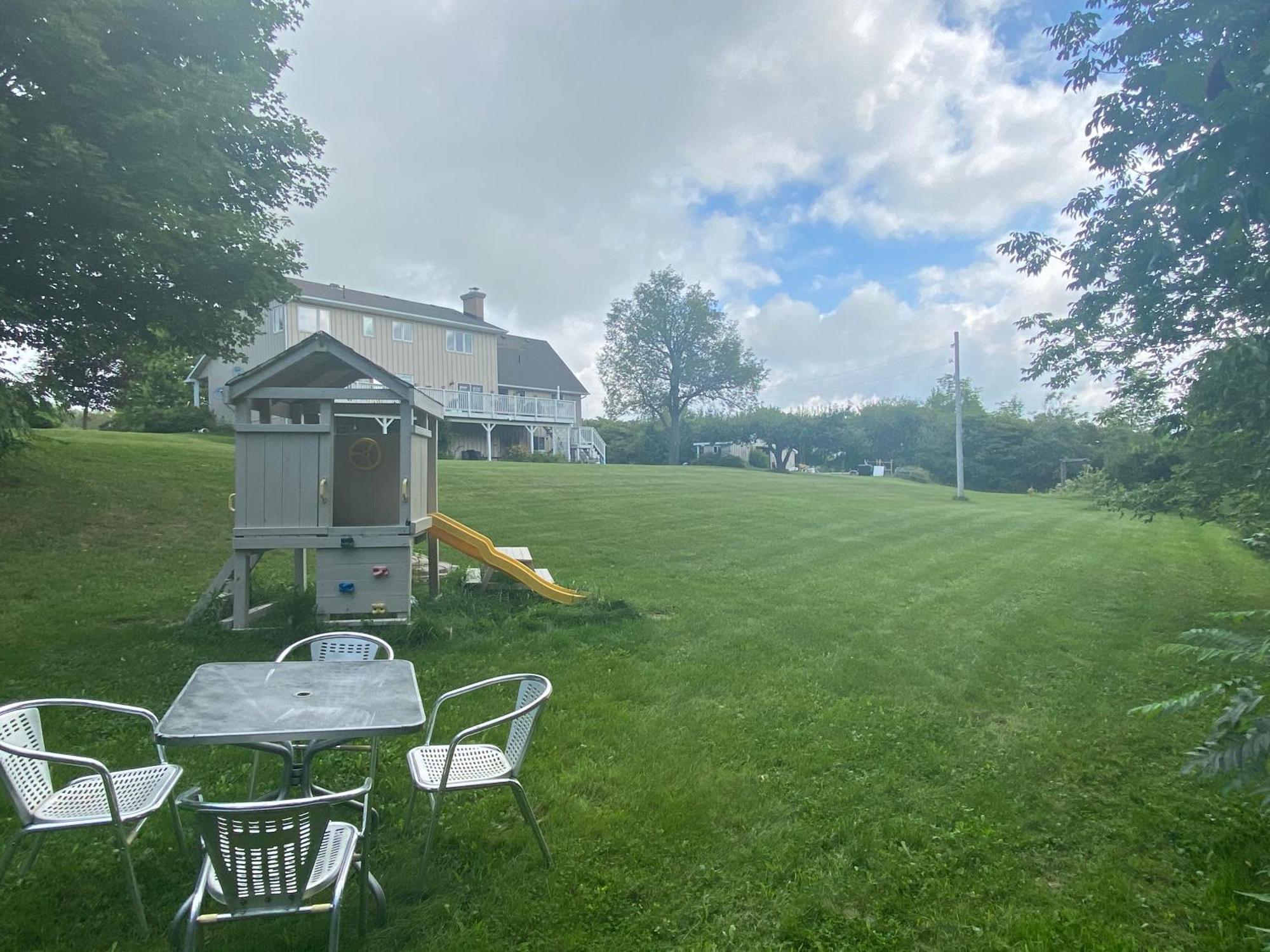 The Glen Huron Inn Duntroon ภายนอก รูปภาพ