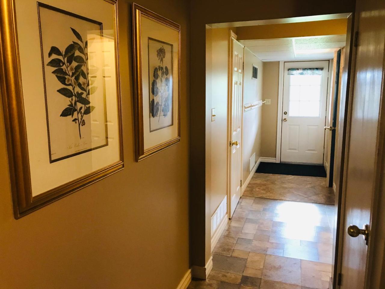 The Glen Huron Inn Duntroon ภายนอก รูปภาพ