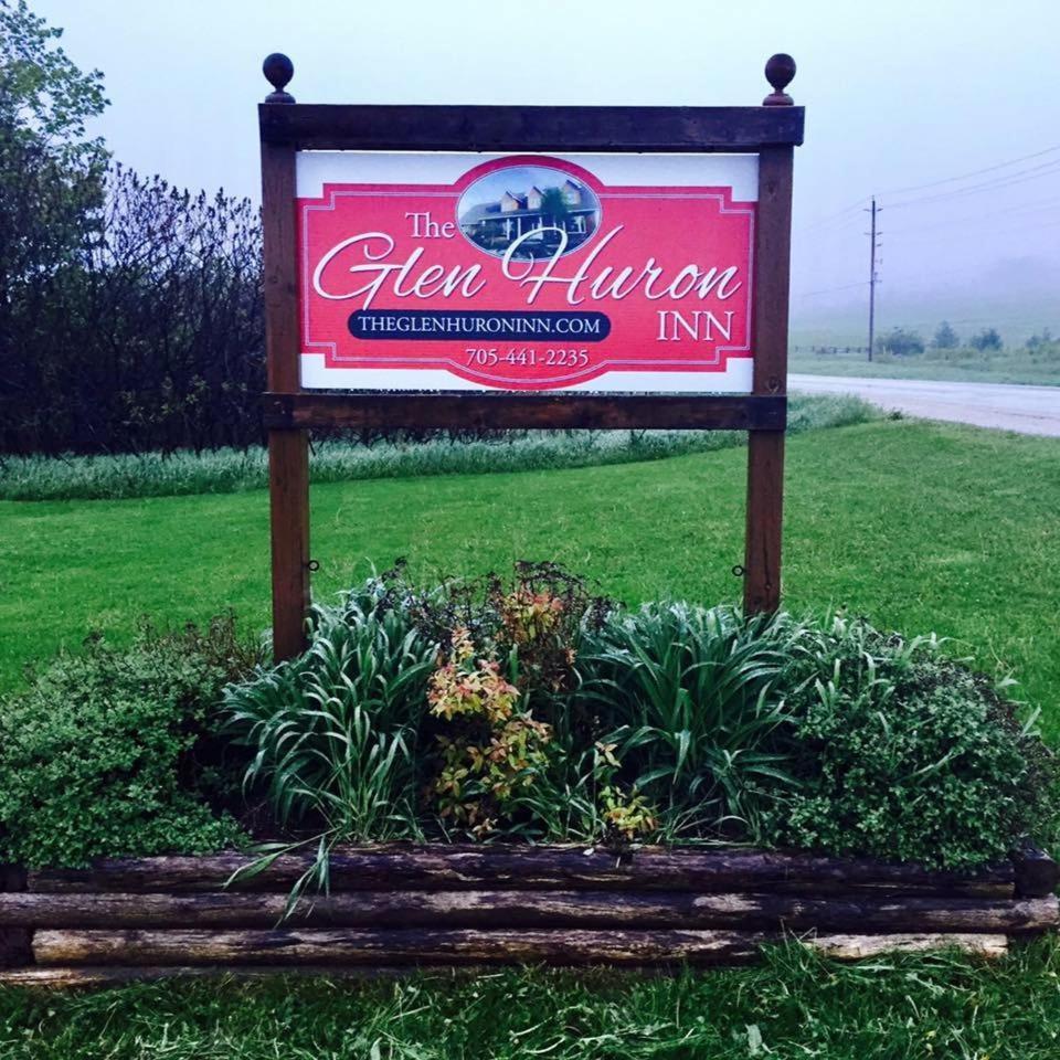 The Glen Huron Inn Duntroon ภายนอก รูปภาพ
